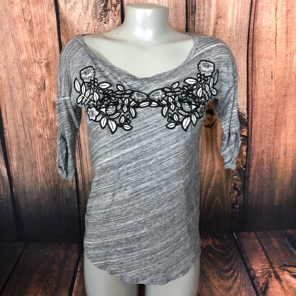 J crew gray top with floral detail